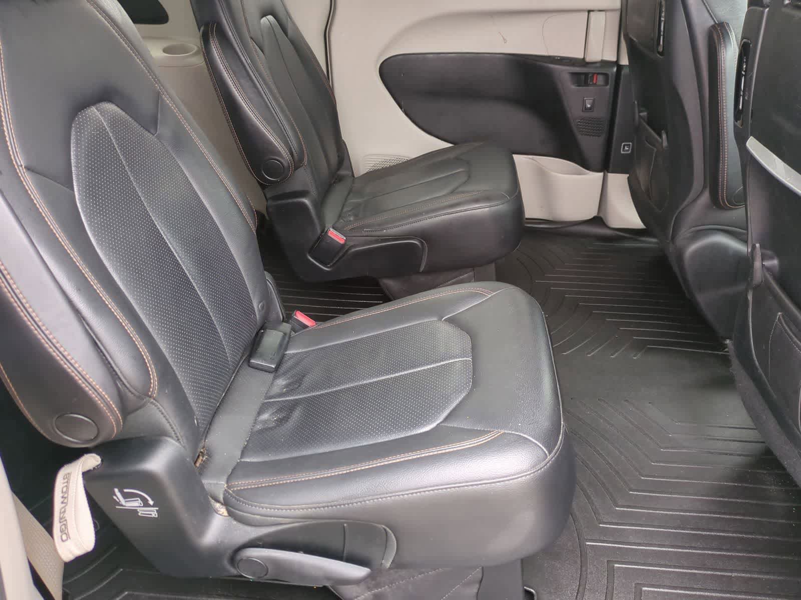 Used 2018 Chrysler Pacifica Touring-L Plus w/ Tire & Wheel Group image 20