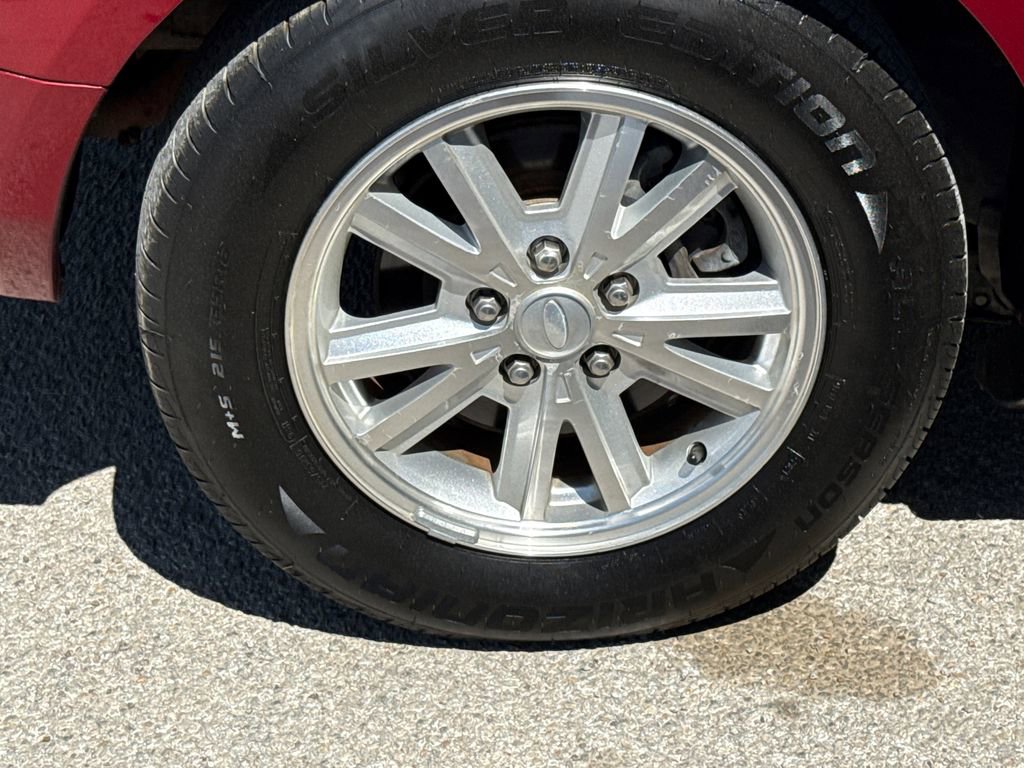Used 2007 Ford Mustang Deluxe image 9