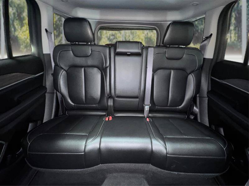 Used 2023 Jeep Grand Cherokee 4WD 4xe image 15