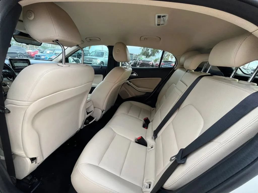 Used 2015 Mercedes-Benz GLA 250 image 9