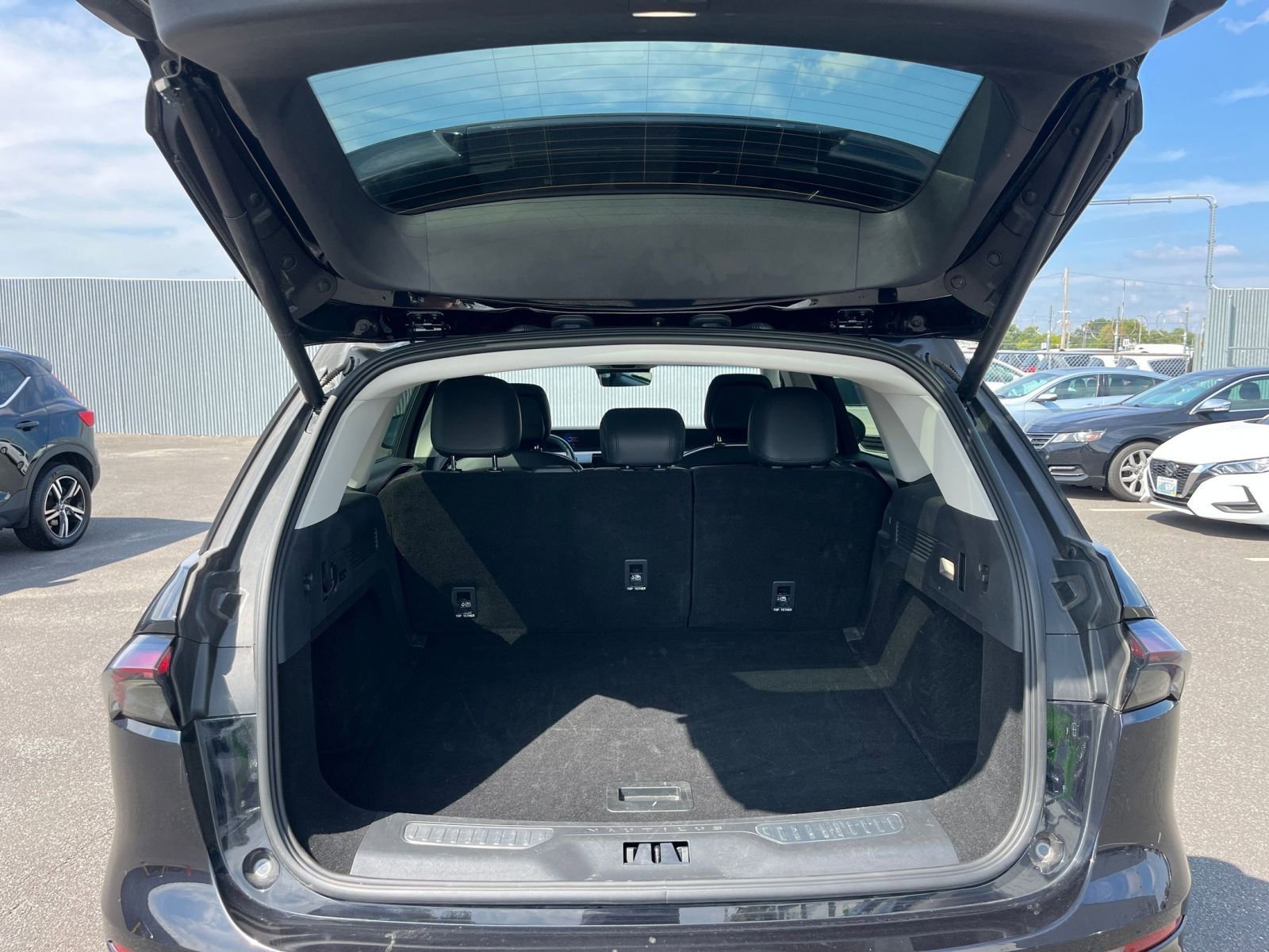 Used 2024 Lincoln Nautilus Reserve image 31