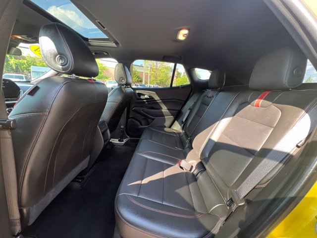 Used 2024 Chevrolet Trax RS w/ Sunroof Package FWD image 16