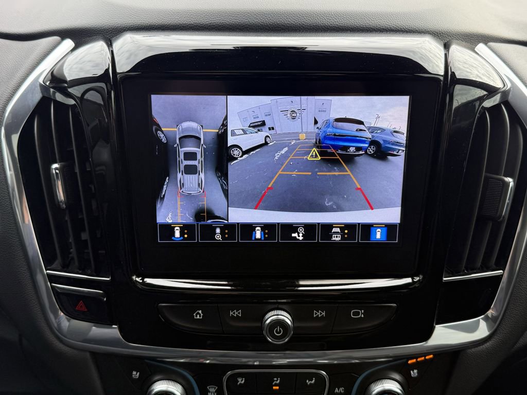 Used 2023 Chevrolet Traverse High Country image 17