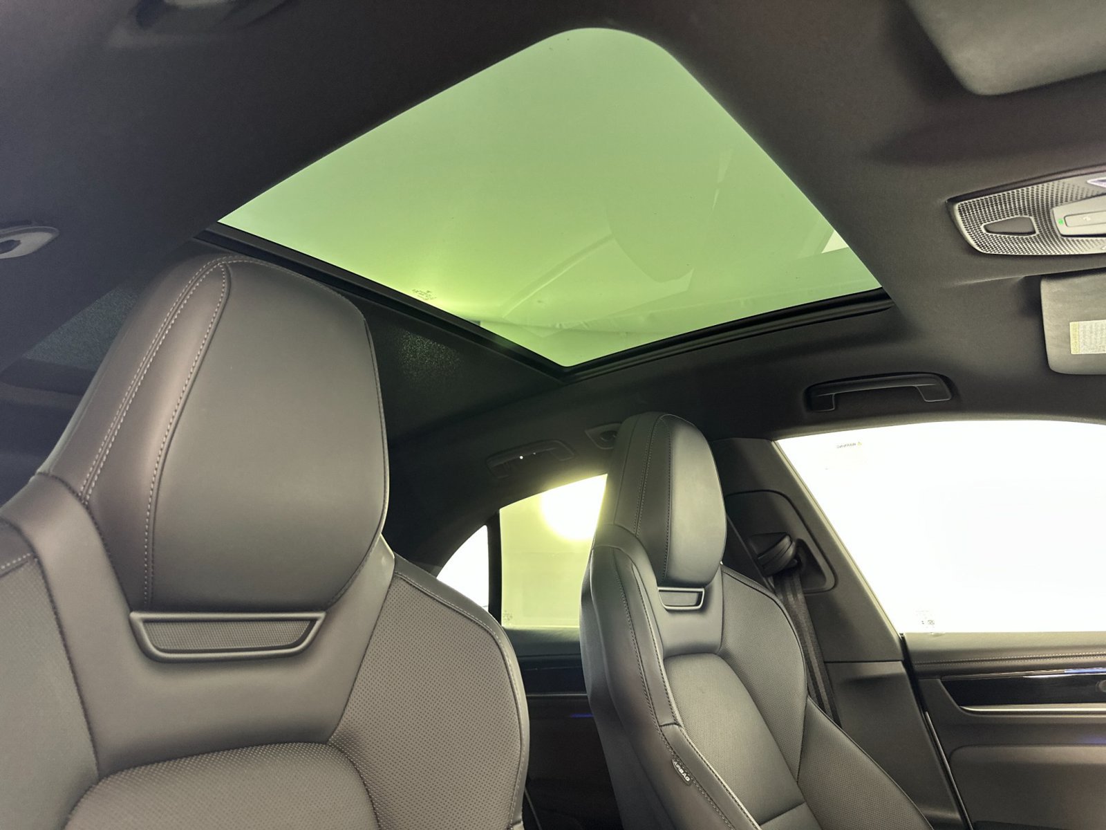 Certified 2025 Porsche Macan Electric RWD image 19