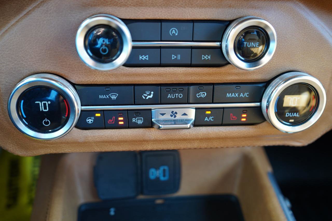 Used 2025 Ford Bronco Badlands image 62
