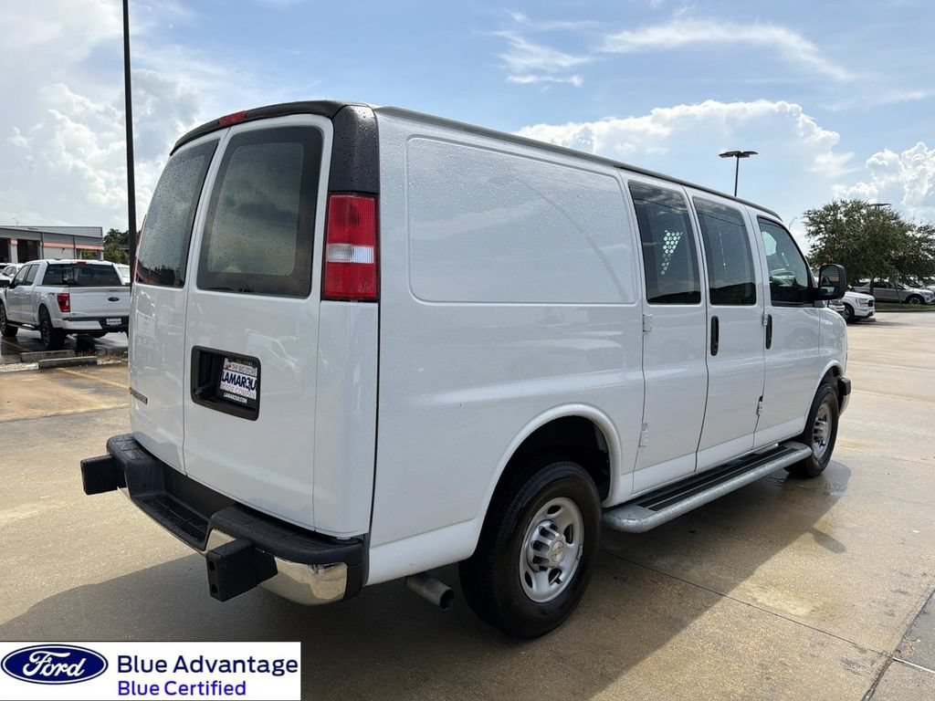 Used 2024 Chevrolet Express 2500 w/ Driver Convenience Package RWD image 11