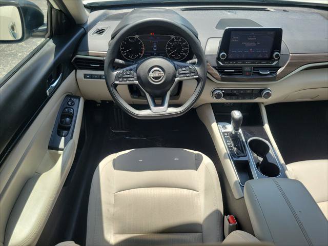 Used 2024 Nissan Altima 2.5 SV FWD image 12