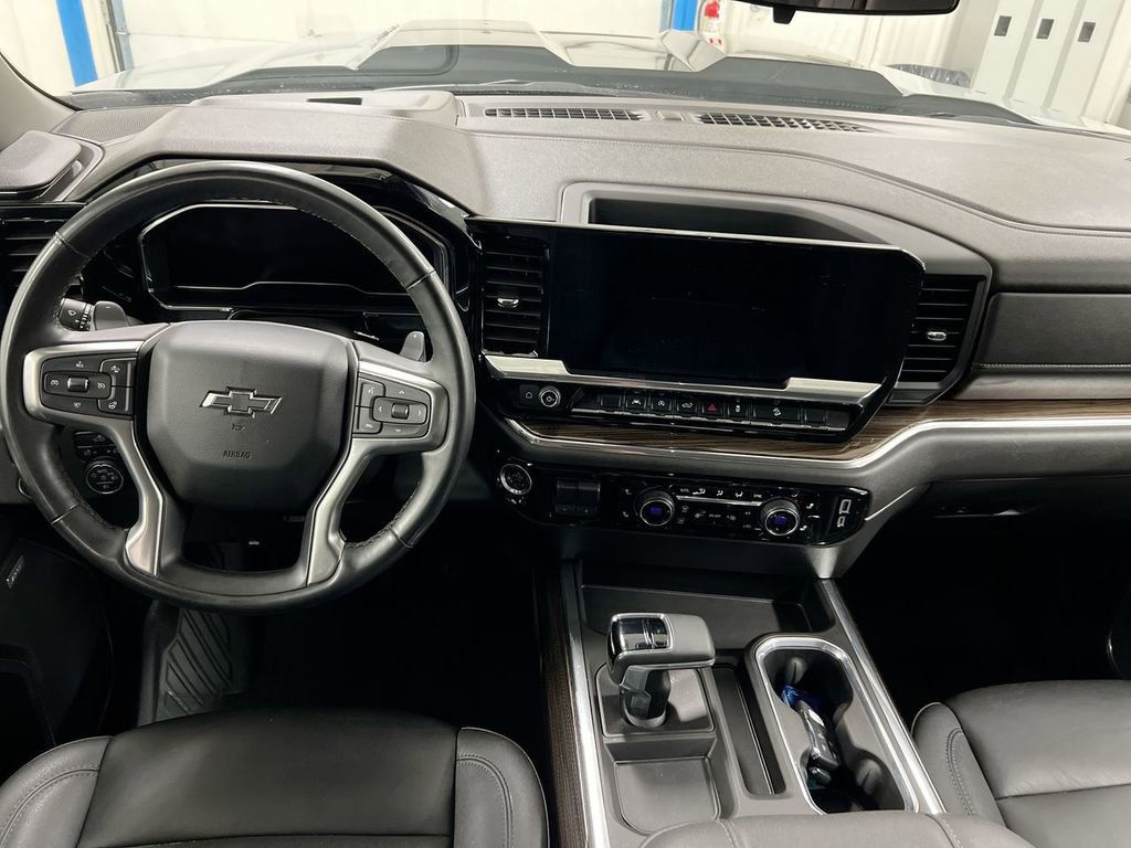Used 2024 Chevrolet Silverado 1500 LT Trail Boss w/ Convenience Package II image 10