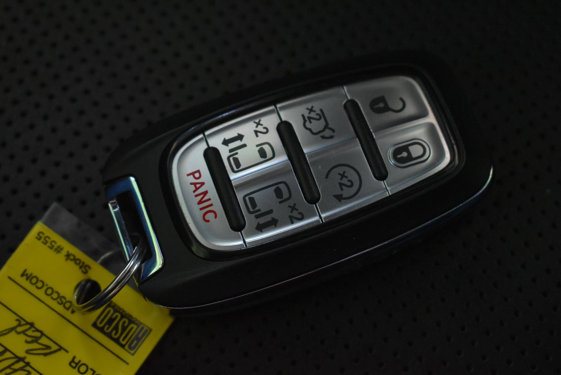 Used 2023 Chrysler Pacifica Limited FWD image 35
