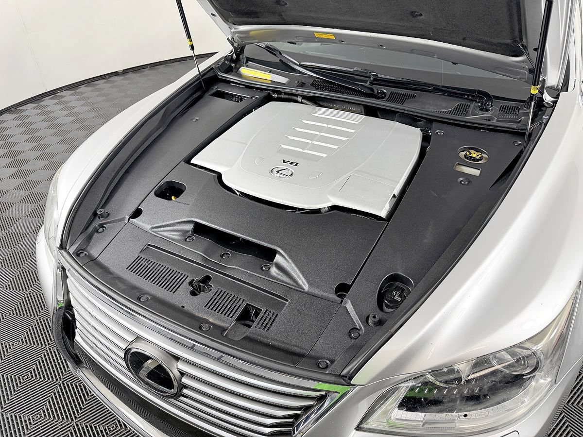 Used 2014 Lexus LS 460 w/ Comfort Package RWD image 19