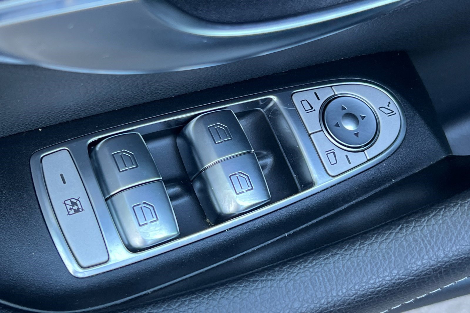 Used 2021 Mercedes-Benz E 350 Sedan image 13