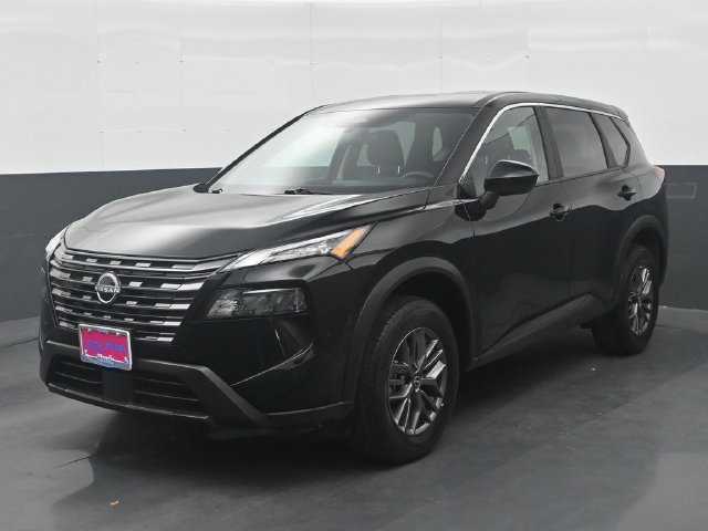 Used 2026 Nissan Rogue SV FWD image 3
