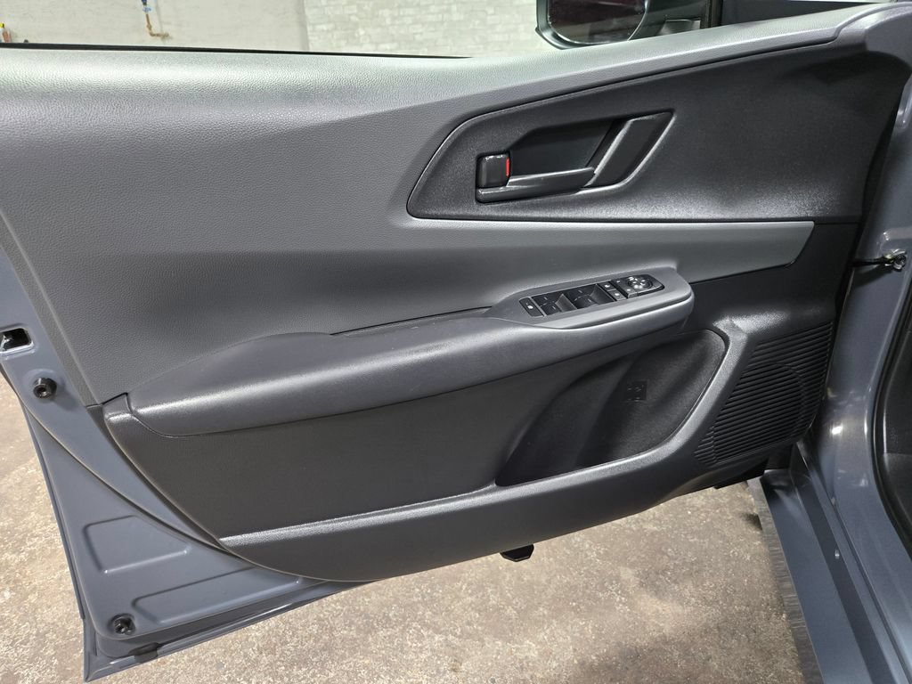 Used 2024 Toyota Prius LE AWD/4WD image 7