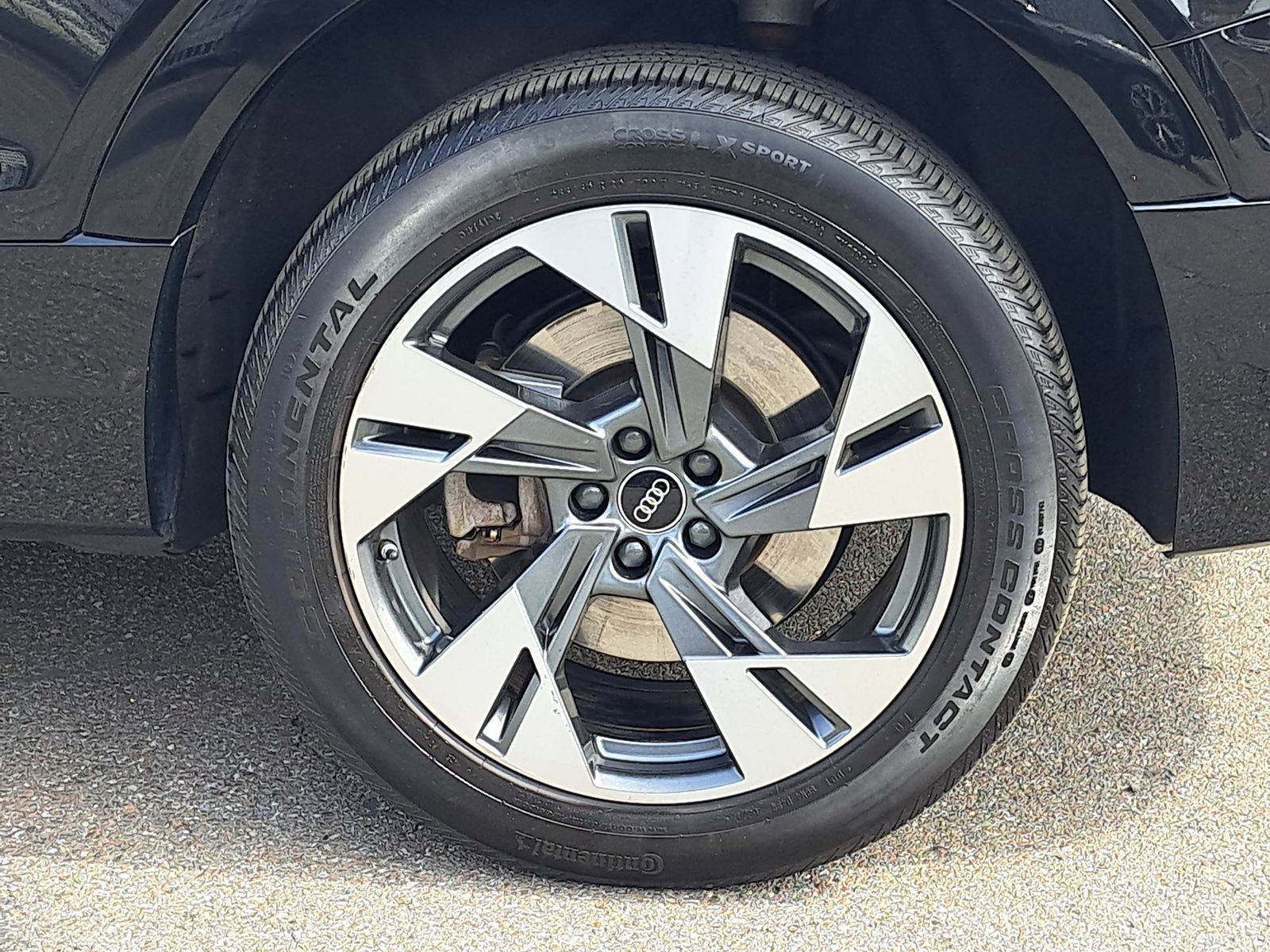 Used 2022 Audi e-tron Premium Plus AWD/4WD image 35