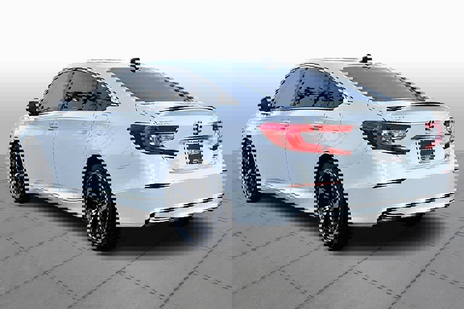 Used 2022 Honda Accord Sport image 11