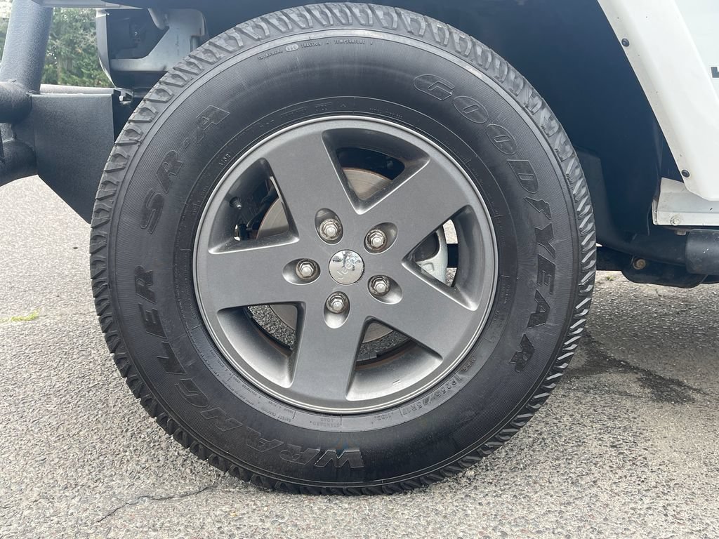 Used 2015 Jeep Wrangler Unlimited Sport AWD/4WD image 12