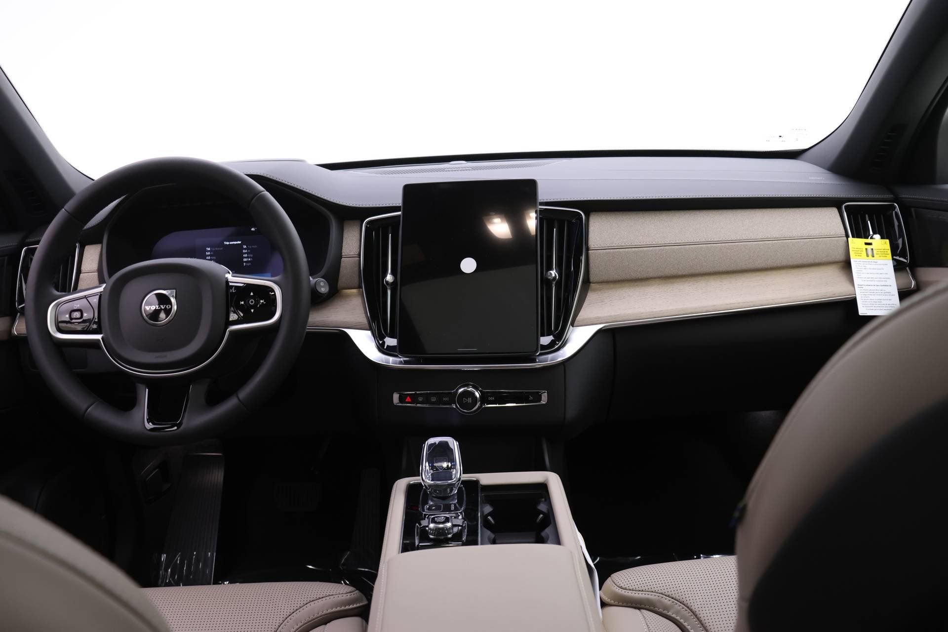 New 2026 Volvo XC90 B6 Ultra w/ Protection Package image 8