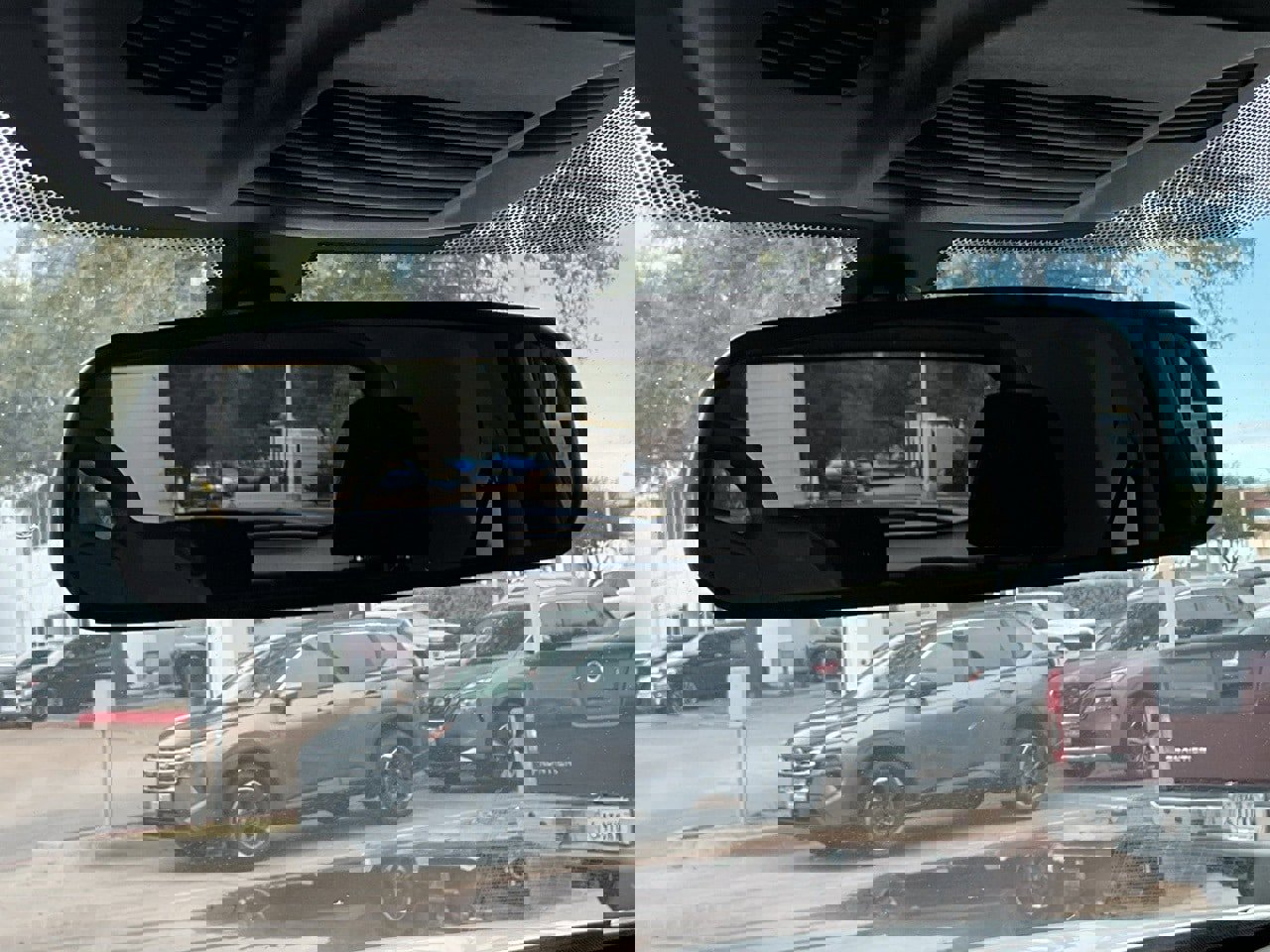 Used 2025 Nissan Rogue SV image 27