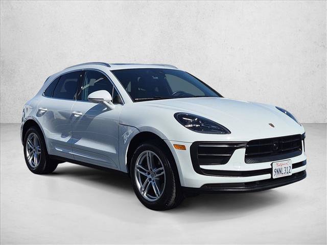 Used 2024 Porsche Macan AWD/4WD image 3