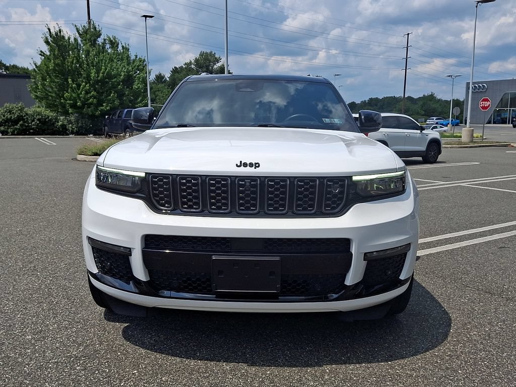 Used 2023 Jeep Grand Cherokee L Summit AWD/4WD image 5