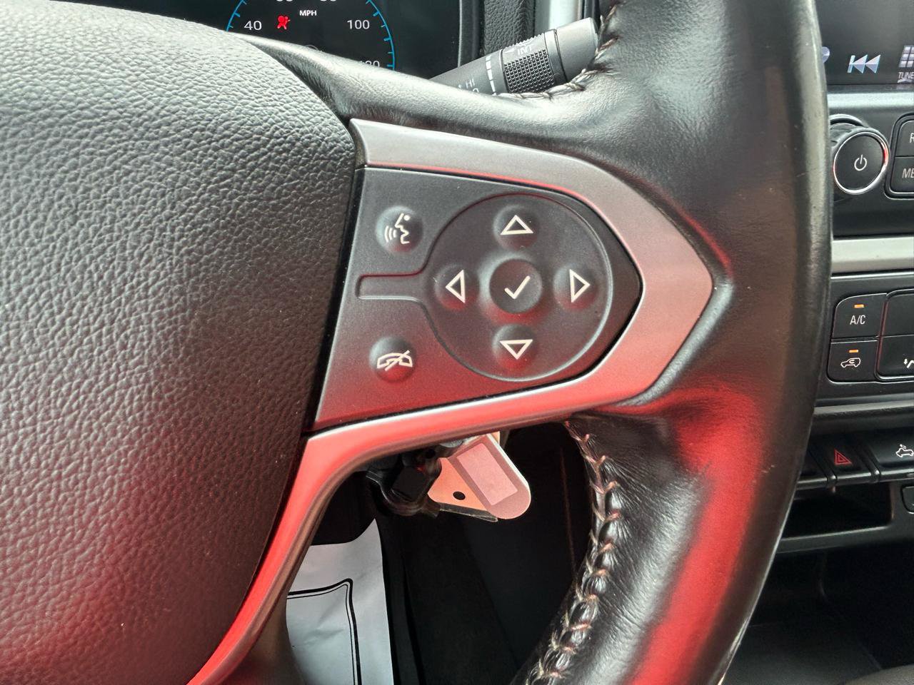 Used 2017 Chevrolet Colorado LT AWD/4WD image 18