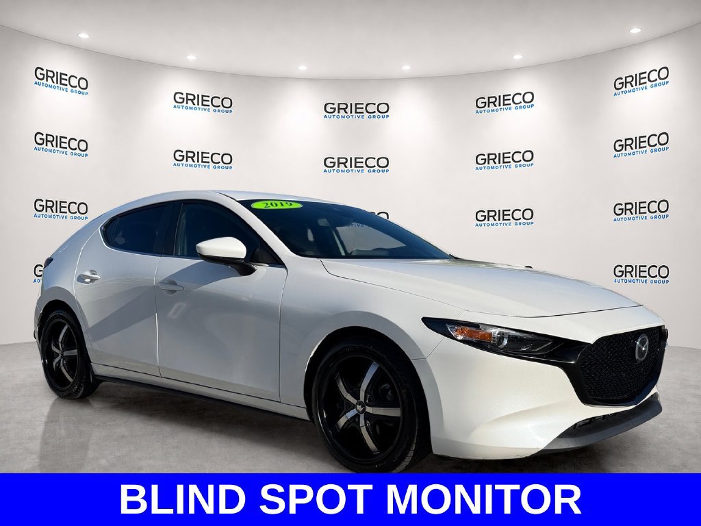 Used 2019 MAZDA MAZDA3 Hatchback w/ Preferred Package FWD image 1