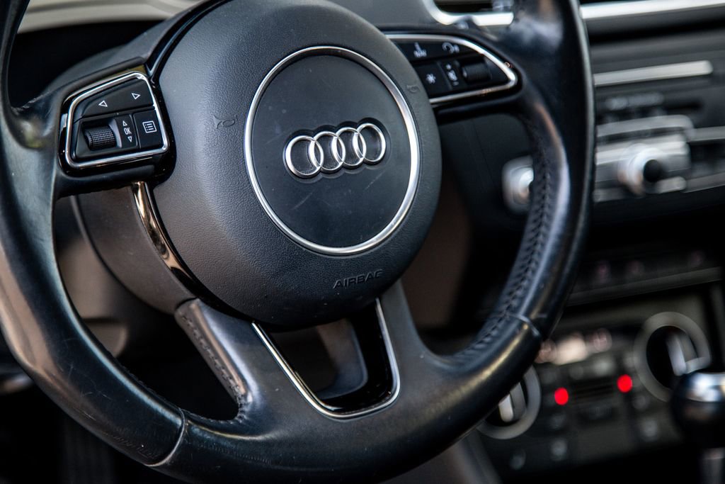 Used 2016 Audi Q3 2.0T Prestige w/ Prestige Package AWD/4WD image 12