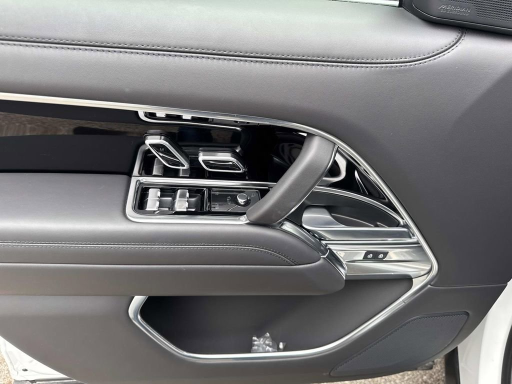 New 2026 Land Rover Range Rover SE AWD/4WD image 19