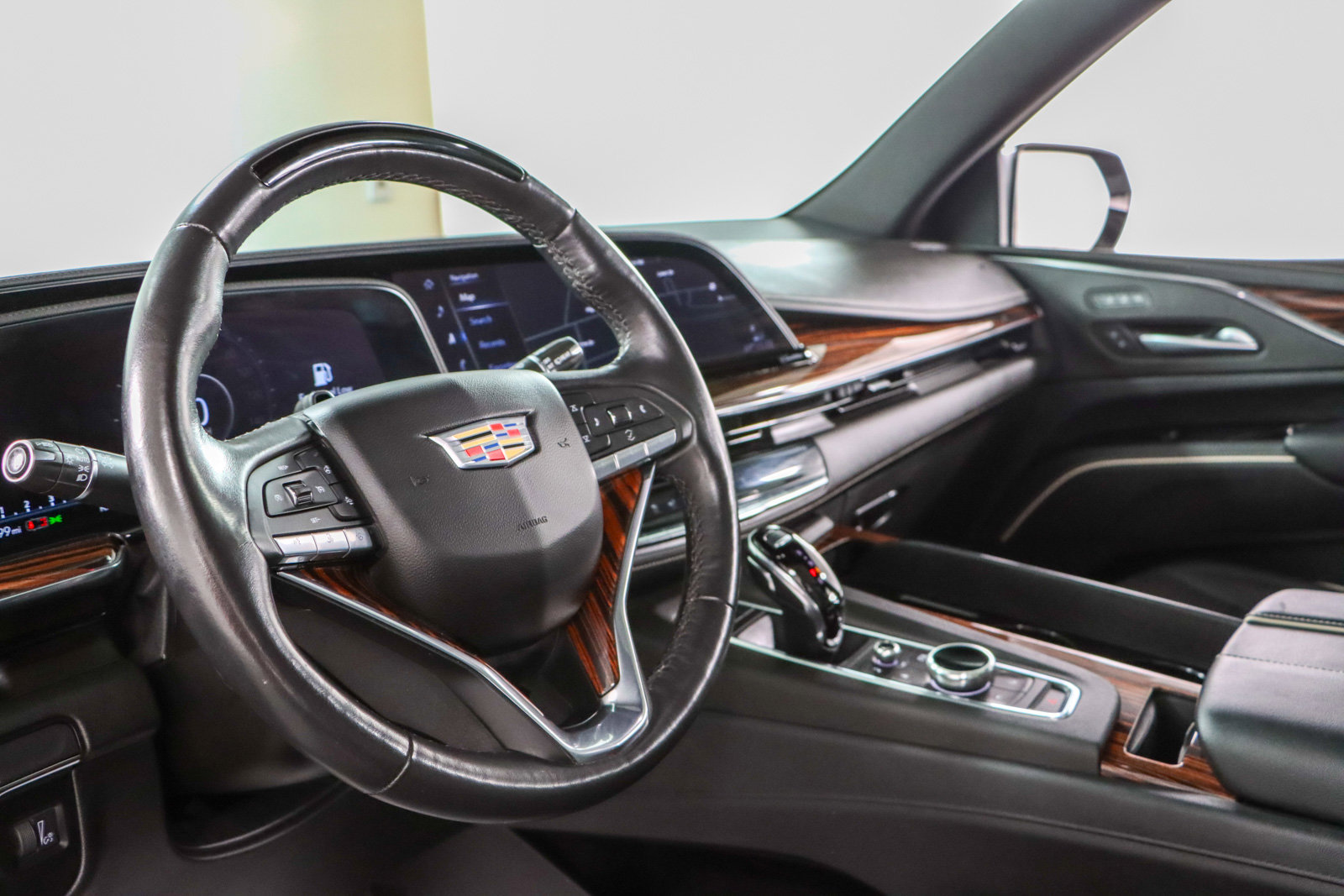 Used 2023 Cadillac Escalade Premium Luxury w/ LPO, Floor Liner Package AWD/4WD image 28