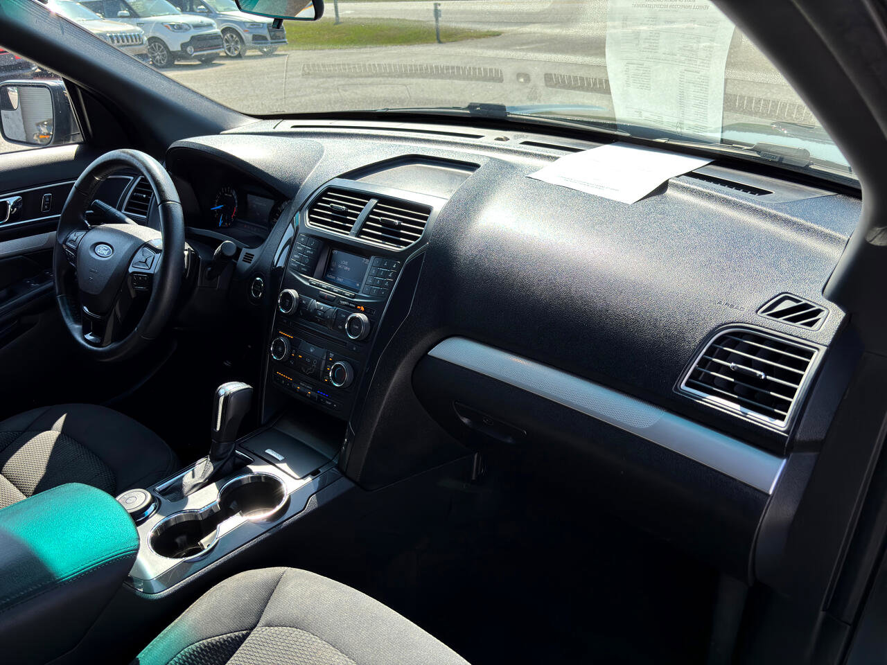 Used 2017 Ford Explorer XLT image 25