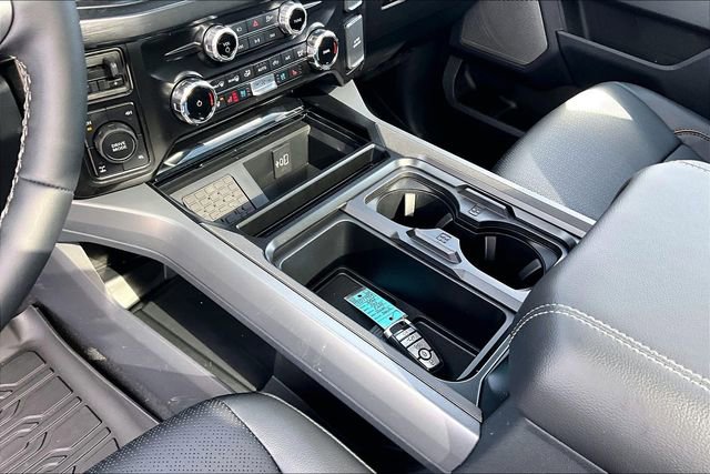 New 2026 Ford F250 Lariat w/ Black Appearance Package image 8
