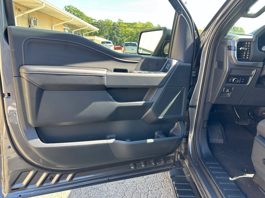Used 2026 Ford F150 XLT w/ XLT Black Appearance Package AWD/4WD image 15