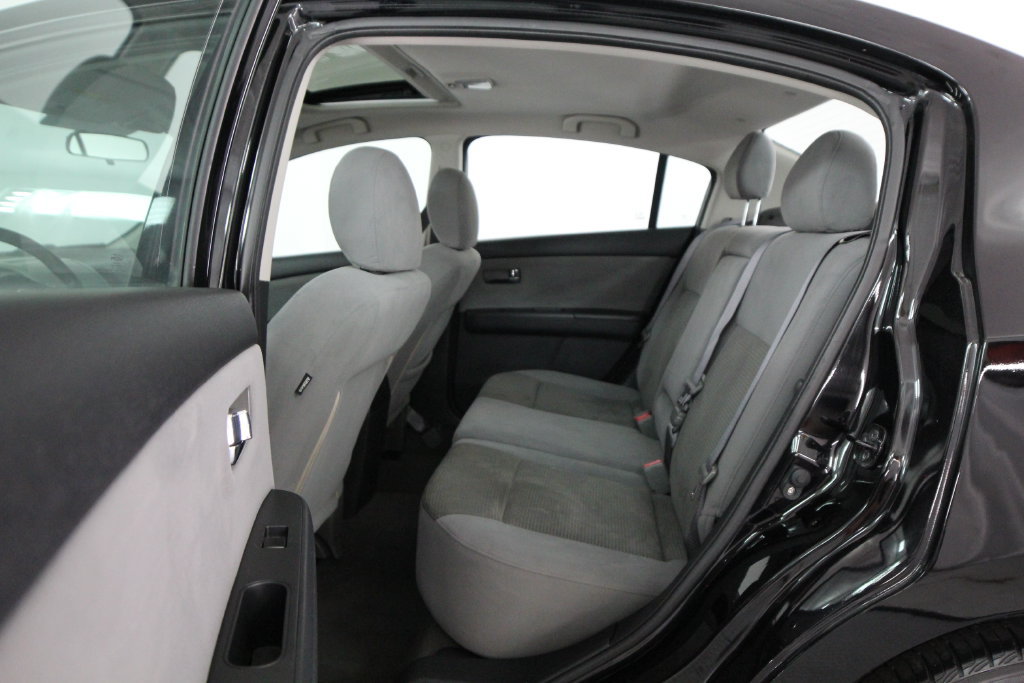 Used 2012 Nissan Sentra 2.0 SR w/ Special Edition Pkg FWD image 37