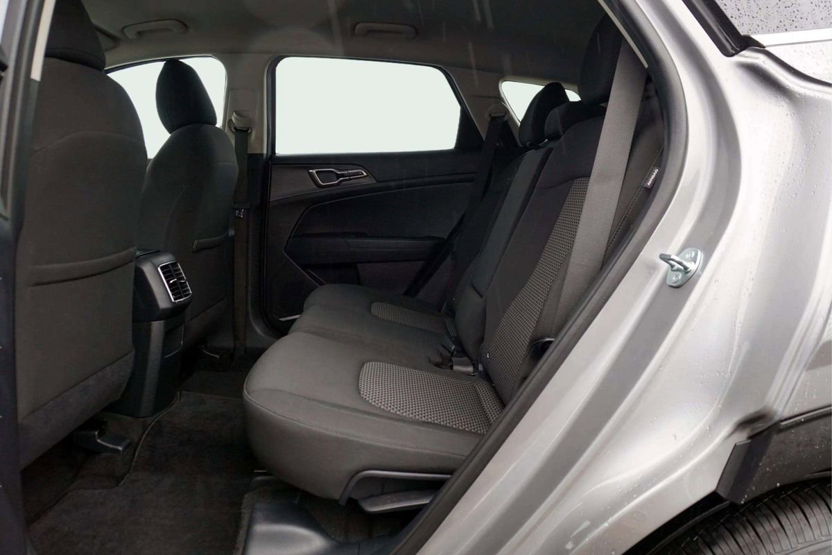 Used 2025 Kia Sportage LX image 17