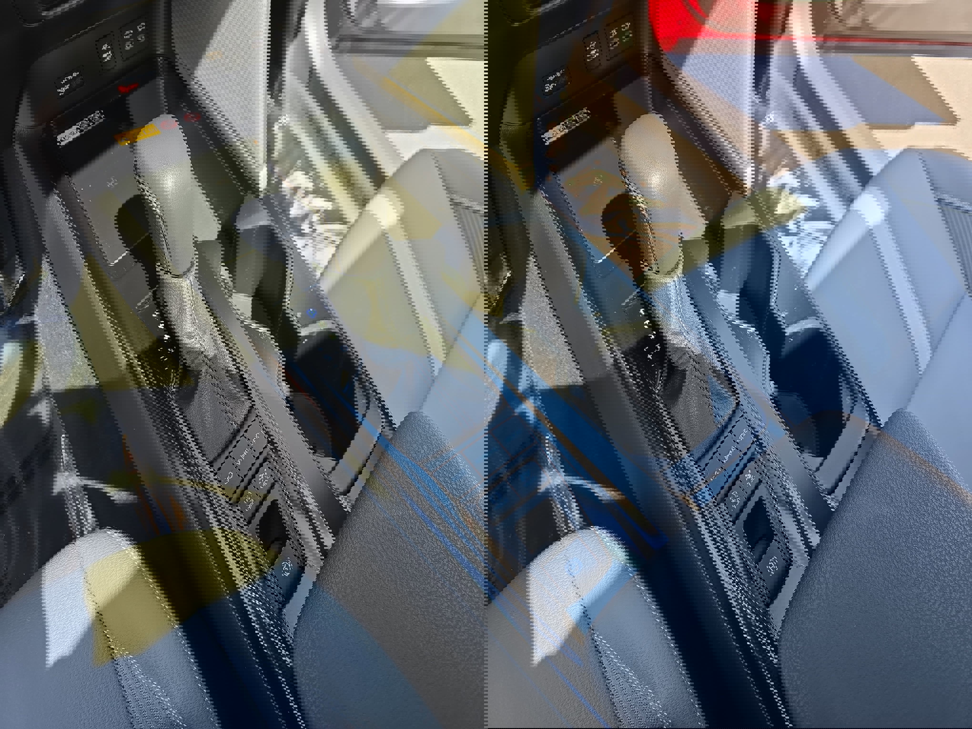 Used 2025 Toyota Camry SE w/ Multimedia Upgrade Package image 22