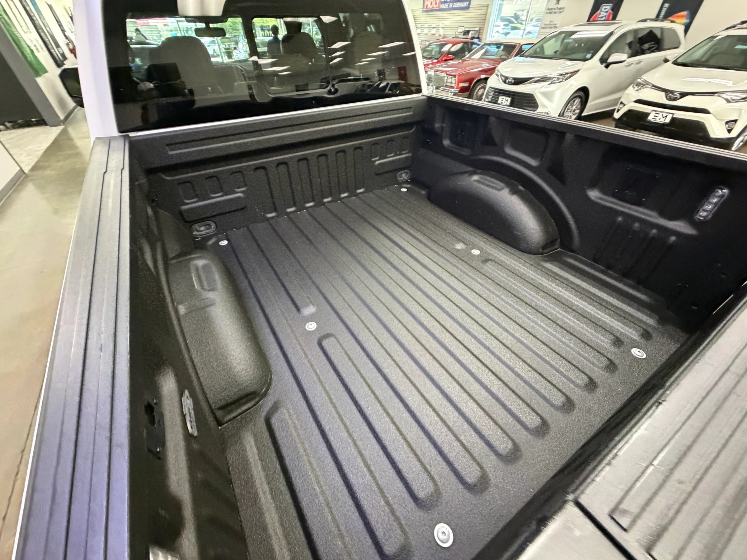 Used 2019 Ford F150 Lariat w/ Equipment Group 502A Luxury AWD/4WD image 10