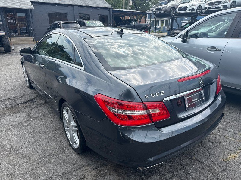 Used 2010 Mercedes-Benz E 550 Coupe image 4