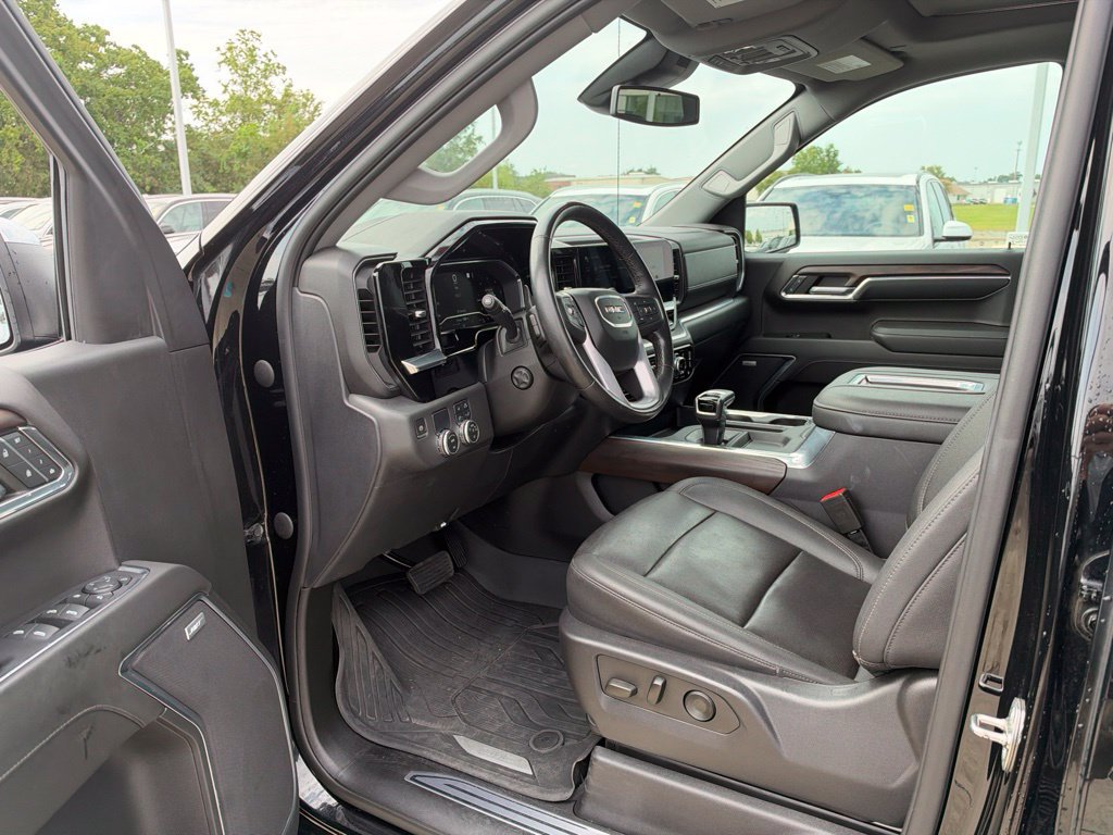 Used 2022 GMC Sierra 1500 SLT w/ SLT Premium Plus Package RWD image 12