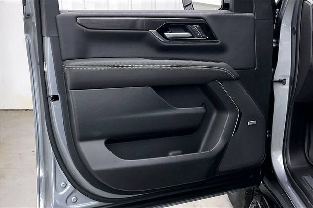 New 2026 GMC Yukon Elevation w/ Elevation Premium Package AWD/4WD image 11
