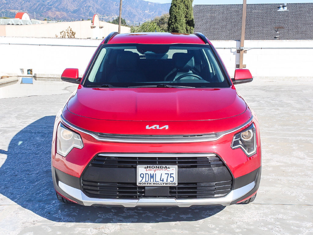 Used 2023 Kia Niro EX FWD image 2