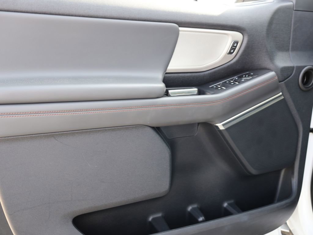 Certified 2025 Ford Expedition Active image 23