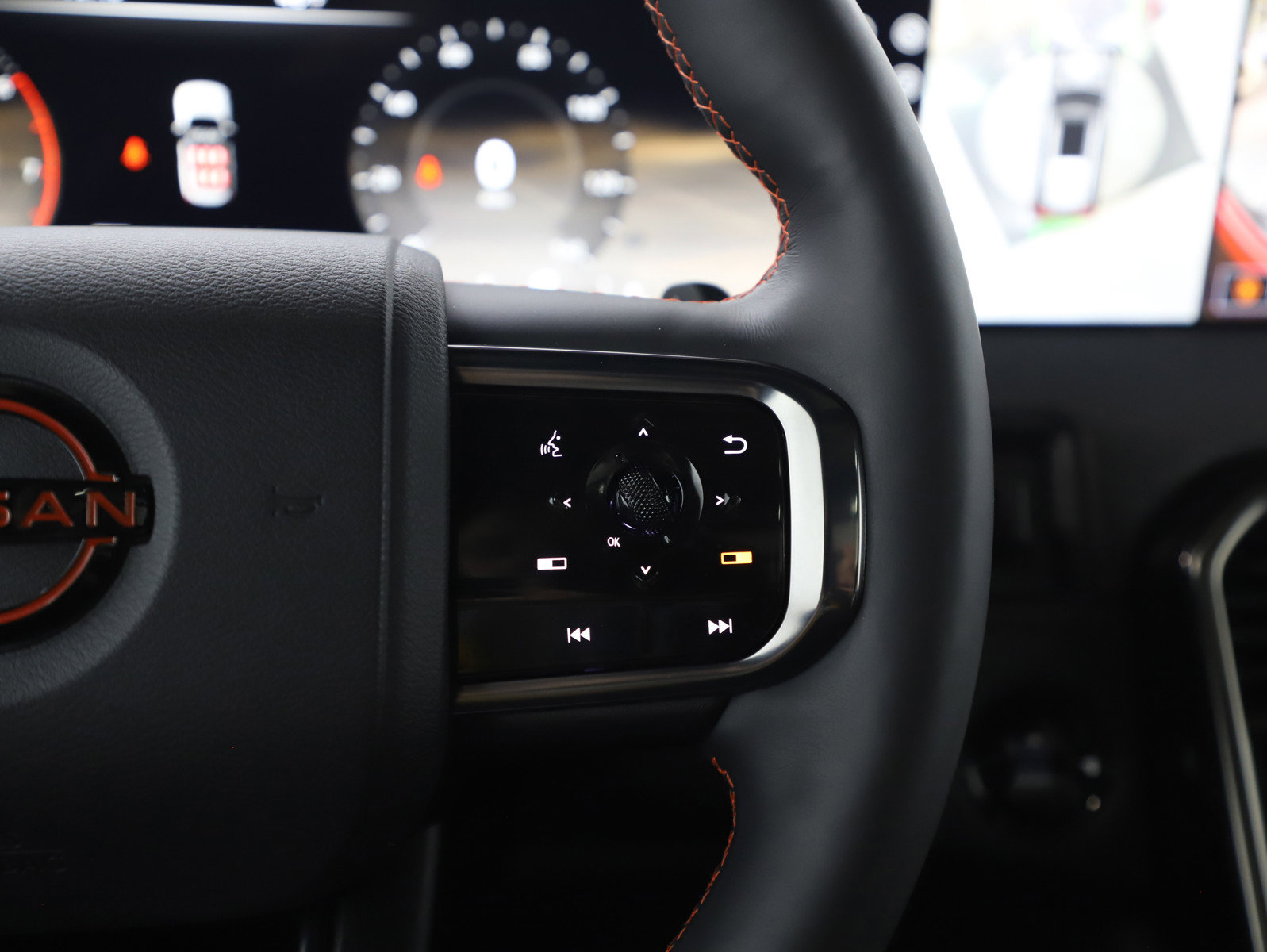 Used 2025 Nissan Armada PRO-4X w/ Pro-4X Premium Package image 29