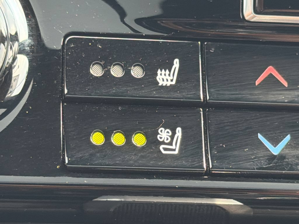 Used 2020 Toyota Highlander Platinum FWD image 31