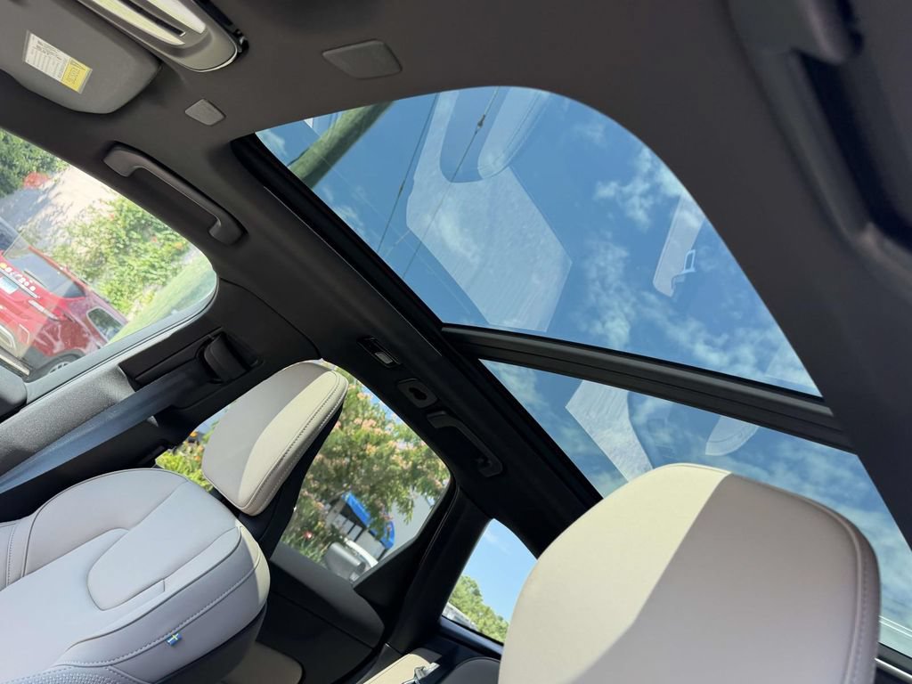 New 2026 Volvo XC60 B5 Core w/ Climate Package AWD/4WD image 18