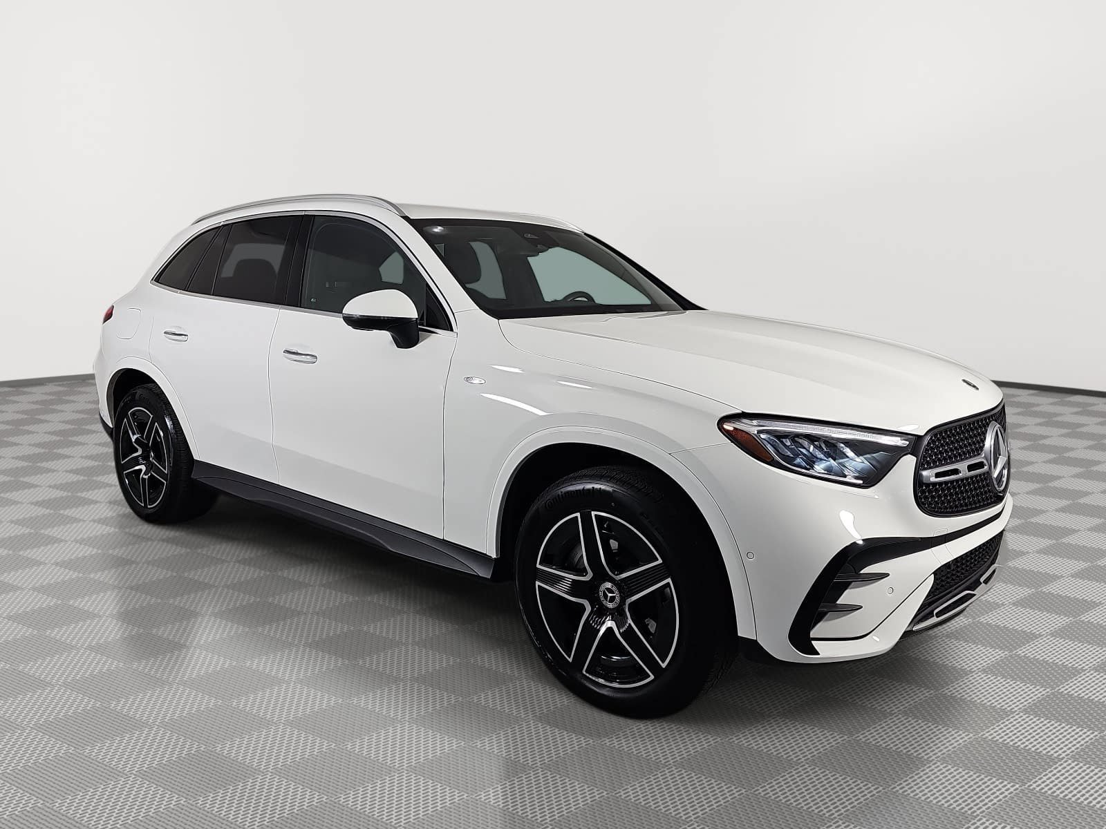Used 2025 Mercedes-Benz GLC 350e 4MATIC w/ AMG Line image 2