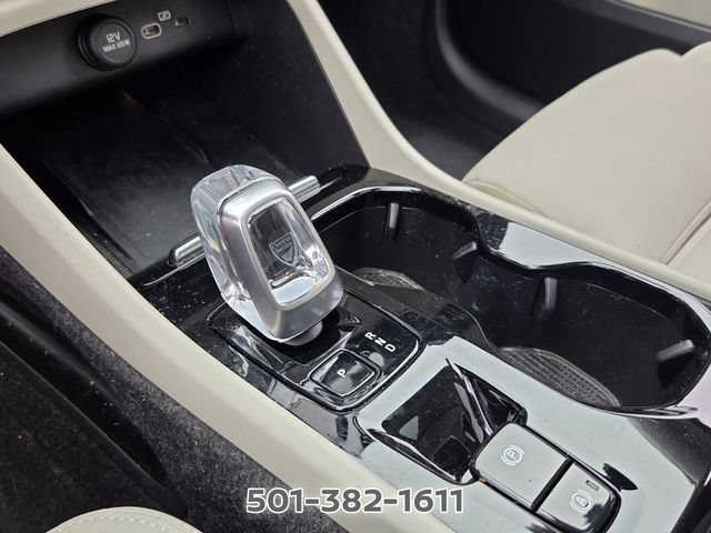Used 2024 Volvo XC40 B5 Plus AWD/4WD image 24