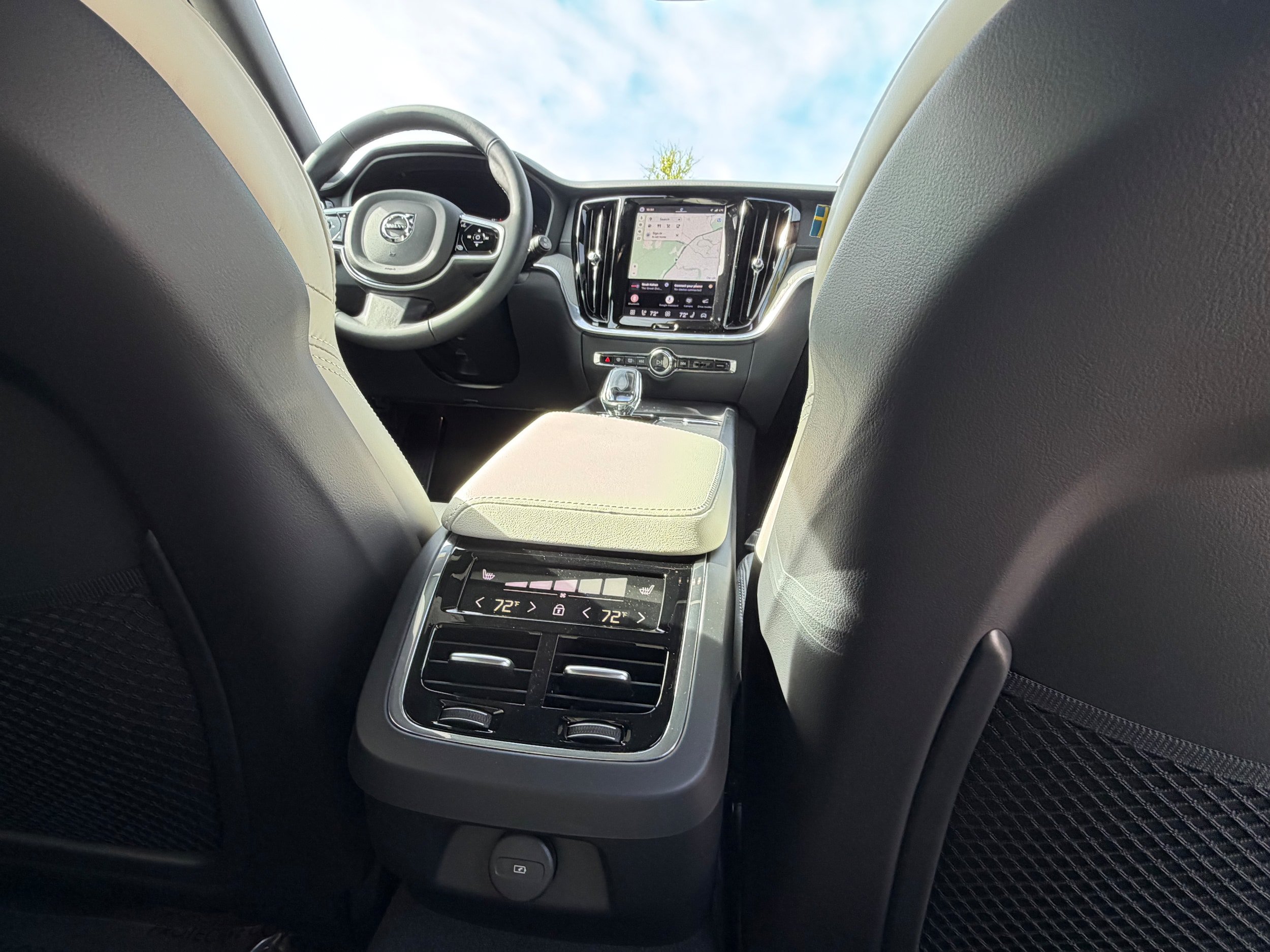 New 2026 Volvo V60 B5 Cross Country Ultra w/ Protection Package Premier AWD/4WD image 11
