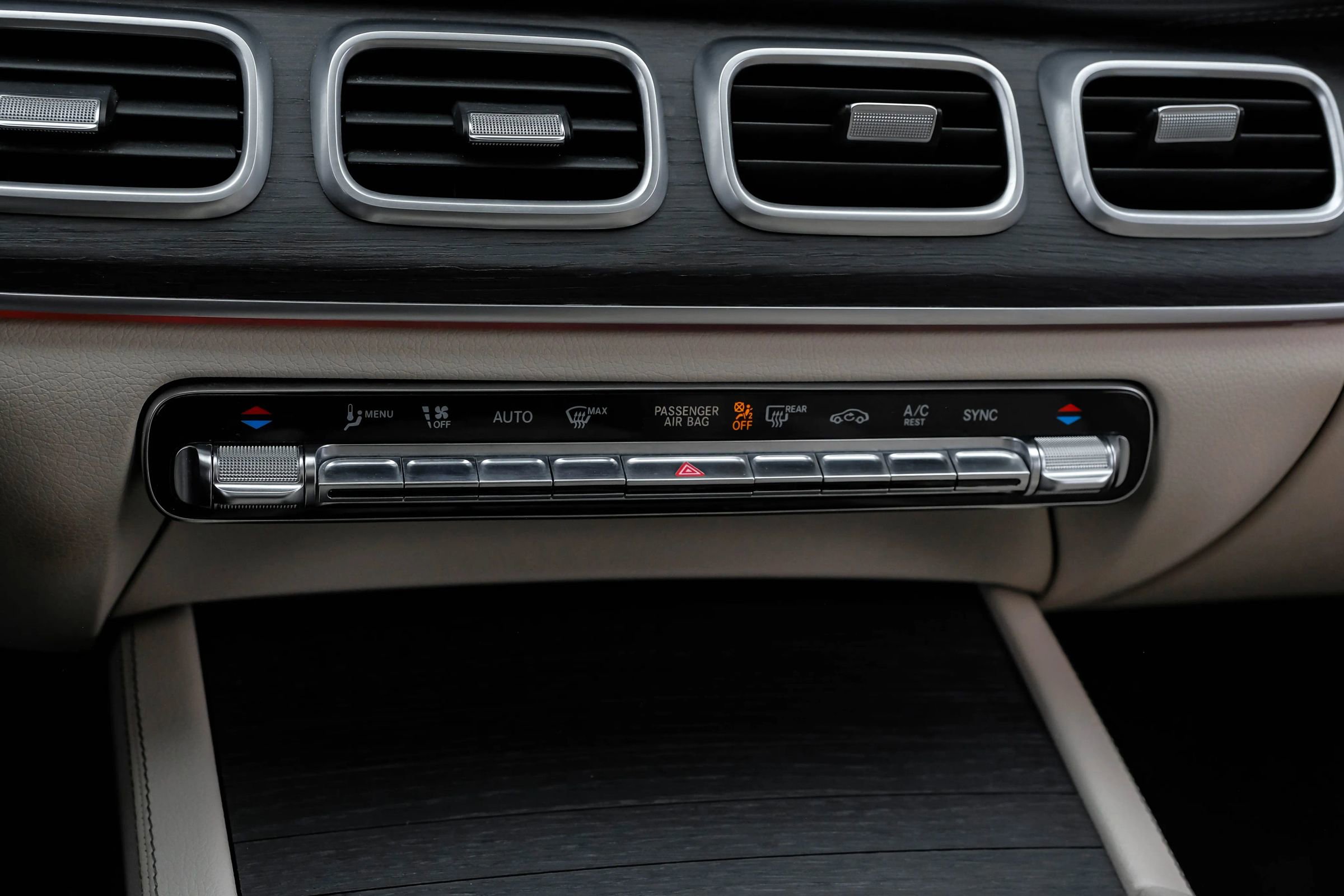 Used 2020 Mercedes-Benz GLS 450 4MATIC image 31