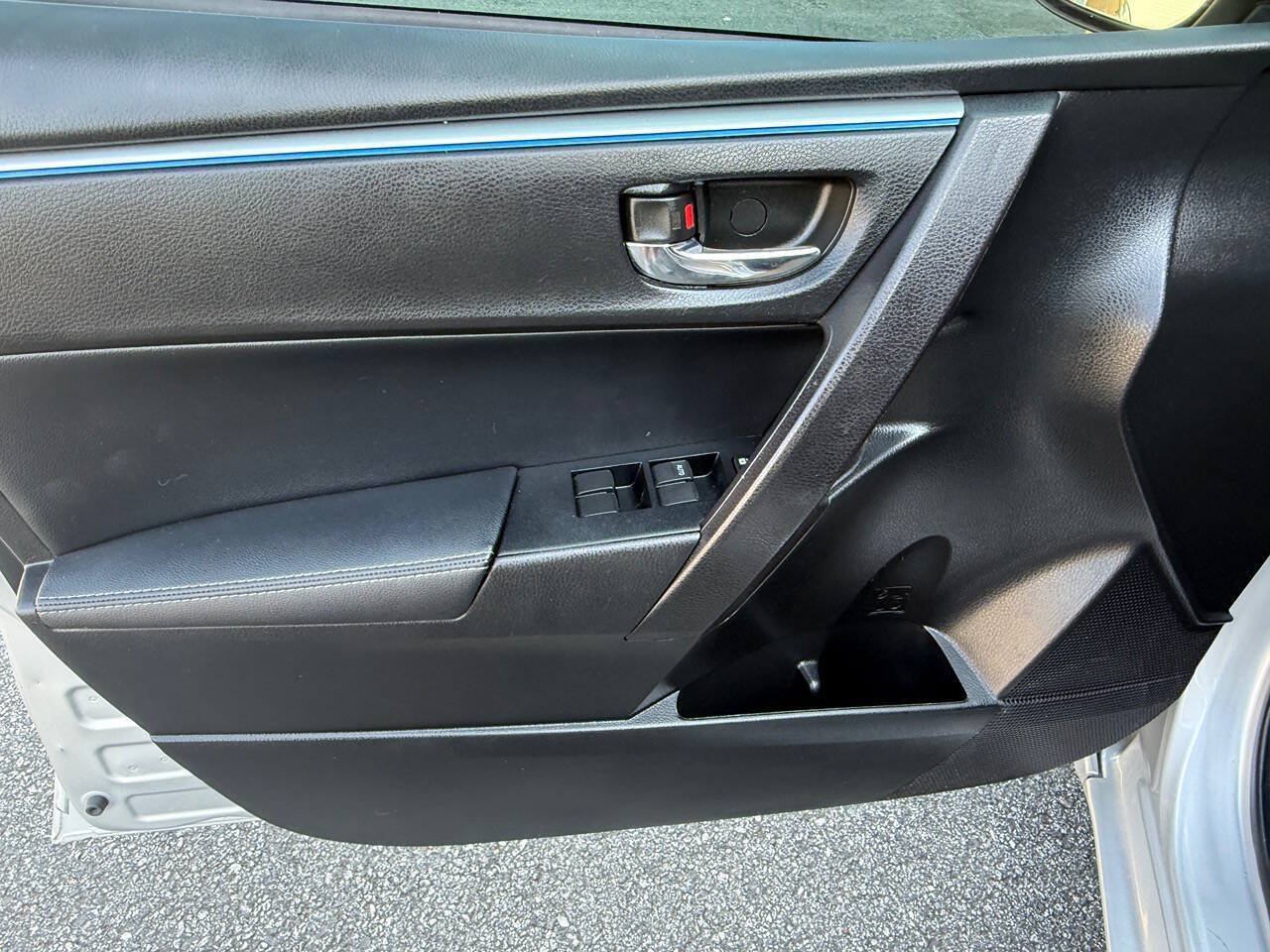 Used 2015 Toyota Corolla S FWD image 21