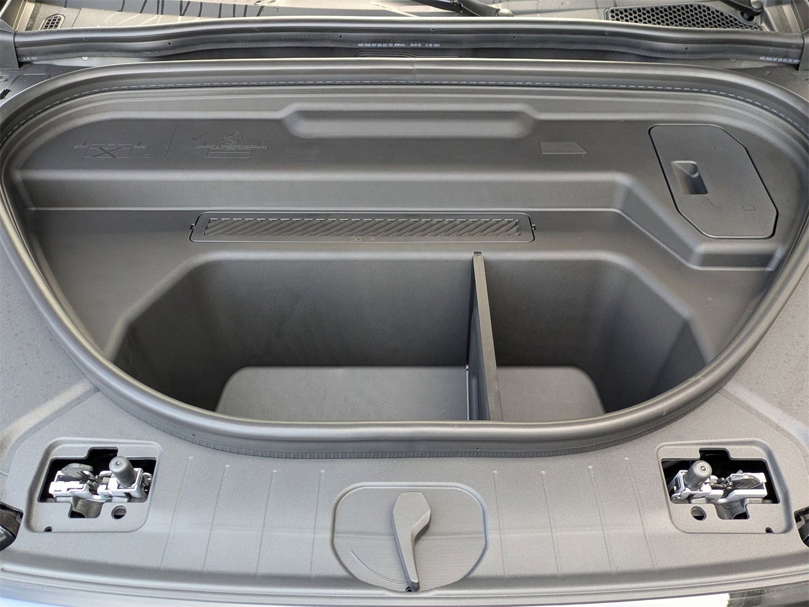 New 2025 Audi Q6 e-tron Premium Plus image 12